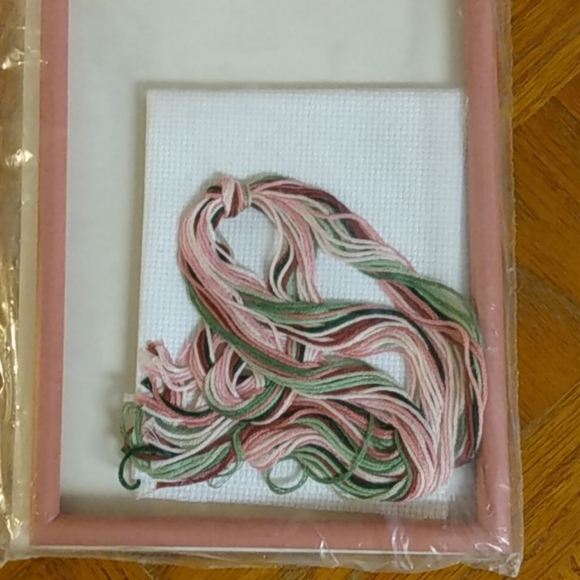 Vintage DIY Shabby Chic Needlepoint Decor Kits Sealed - Picture 11 of 11